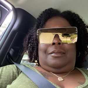 Meet your Posher, Vickie